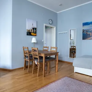 apt-alt-berliner-eckkneipe-feuchte-ecke.find-berlin-hotels.com/