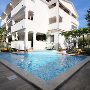 dr-igda-apartments.in-istria.net/